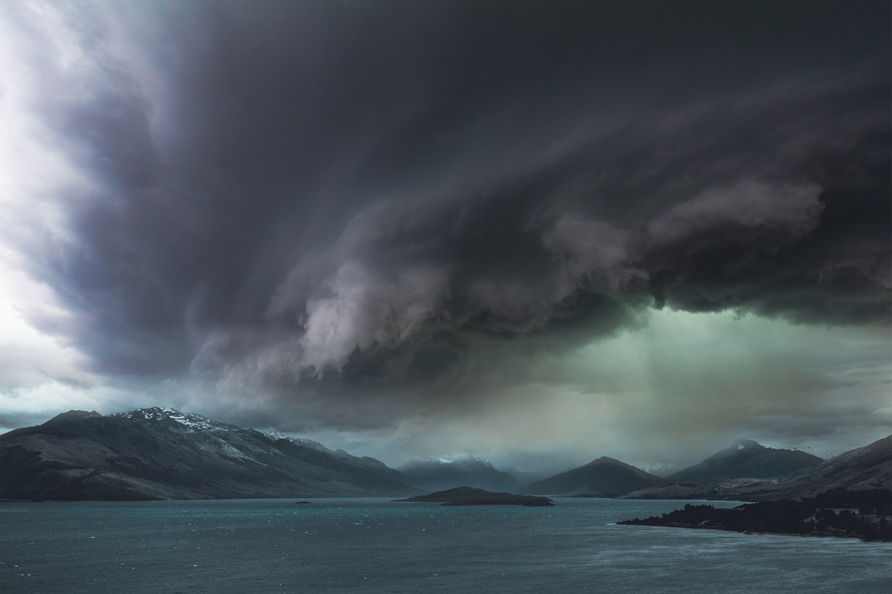 Sicher Reisen trotz Unwetterwarnung: So verhalten Sie sich im Urlaub bei extremen Wetterlagen